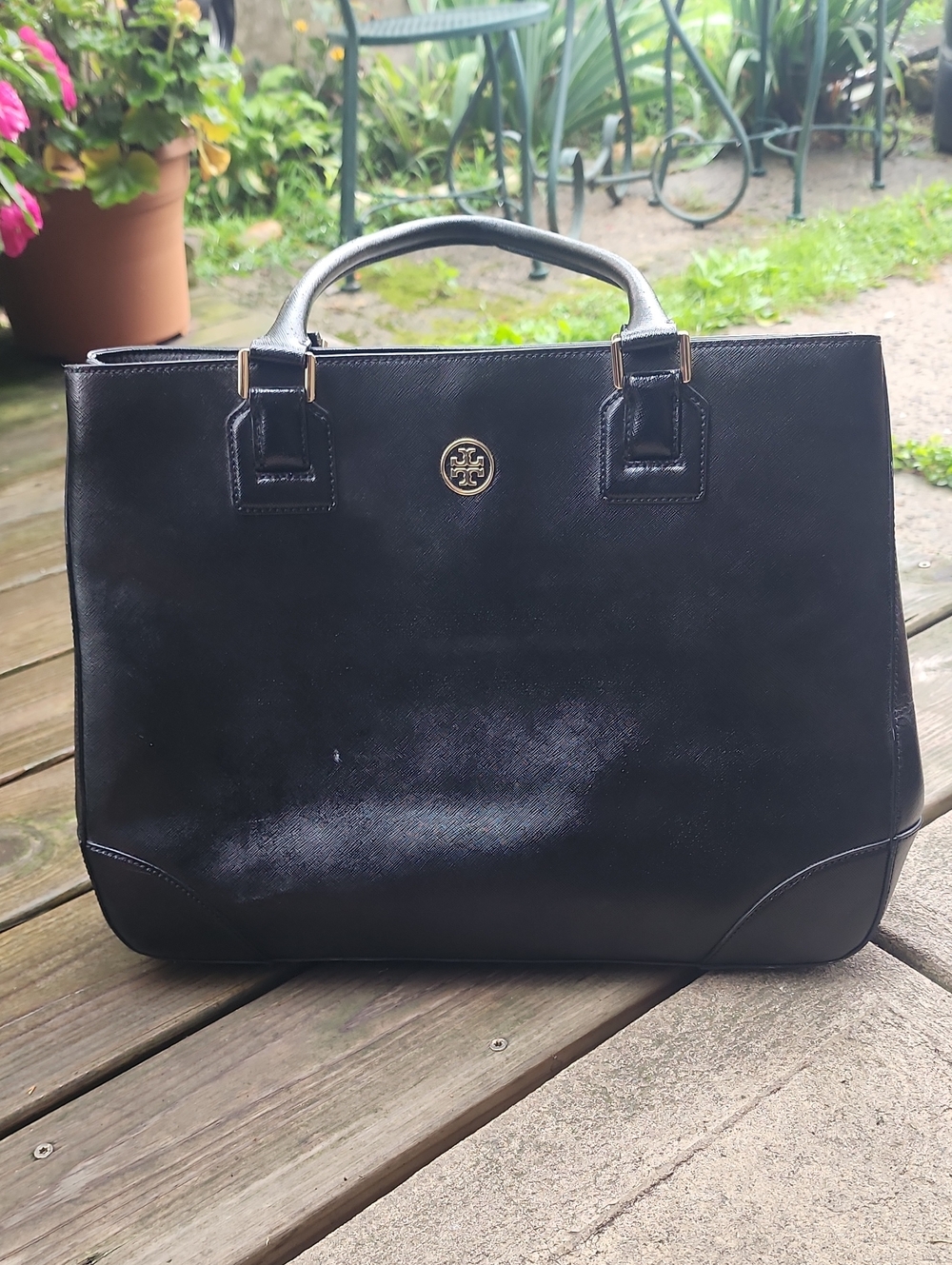Tory Burch Robinson Saffiano leather black tote With Gold Detail